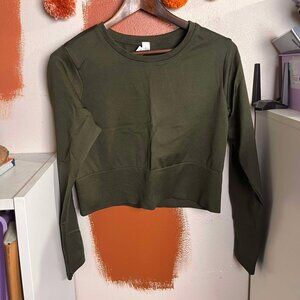 EUC Offline cropped workout top